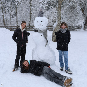 Konfis und ein Schneemann