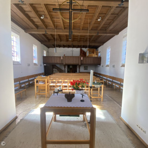Blick aus dem Chorraum in die Christuskirche
